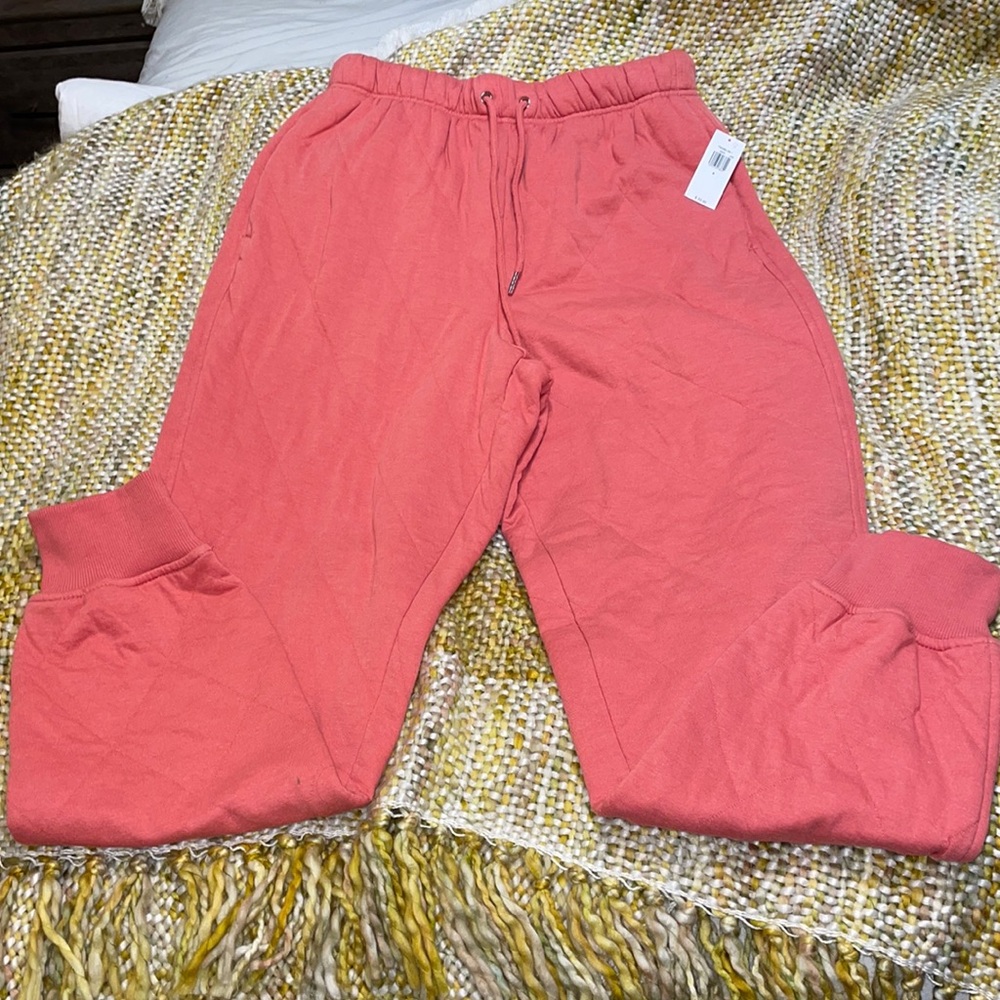 NWT WOMENS SALMON SWEATS/JOGGERS